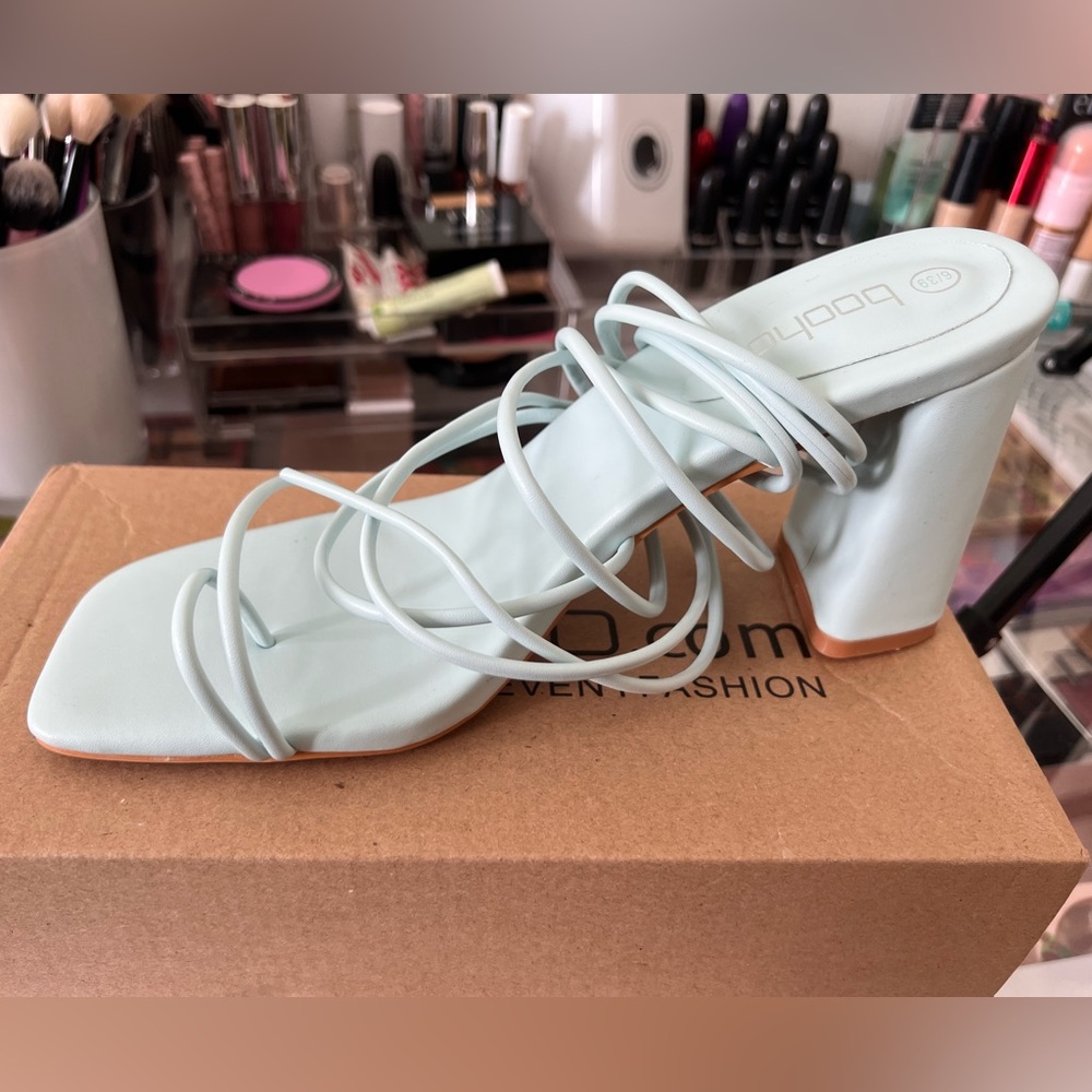 BOOHOO- Pastel Blue Lace Up Heel